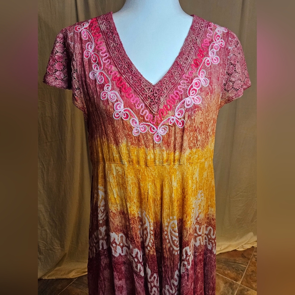NWT Shoreline Boho Tie-dye Embroidery V-neck Dress with Lace Sleeves - Picture 2 of 12